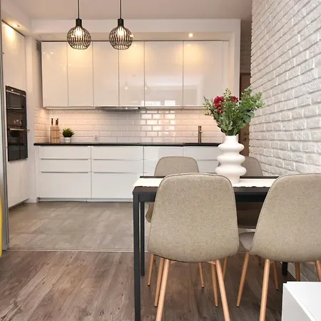 Totu Comfort Morena With Balcony & Parking * 格但斯克
