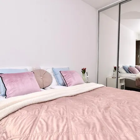 아파트 Totu Comfort Morena With Balcony & Parking *