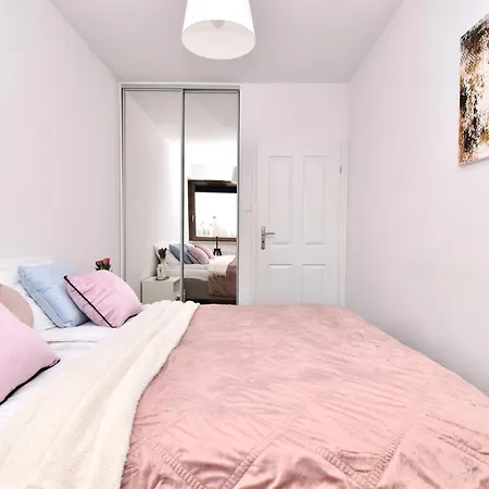Totu Comfort Morena With Balcony & Parking 公寓